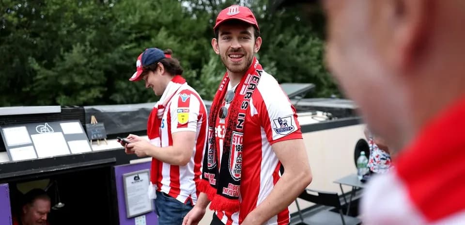 Aficionados de Stoke City en un evento deportivo