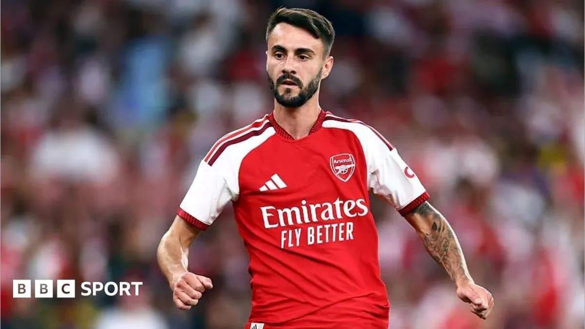 Jugador de Arsenal en acción durante el partido