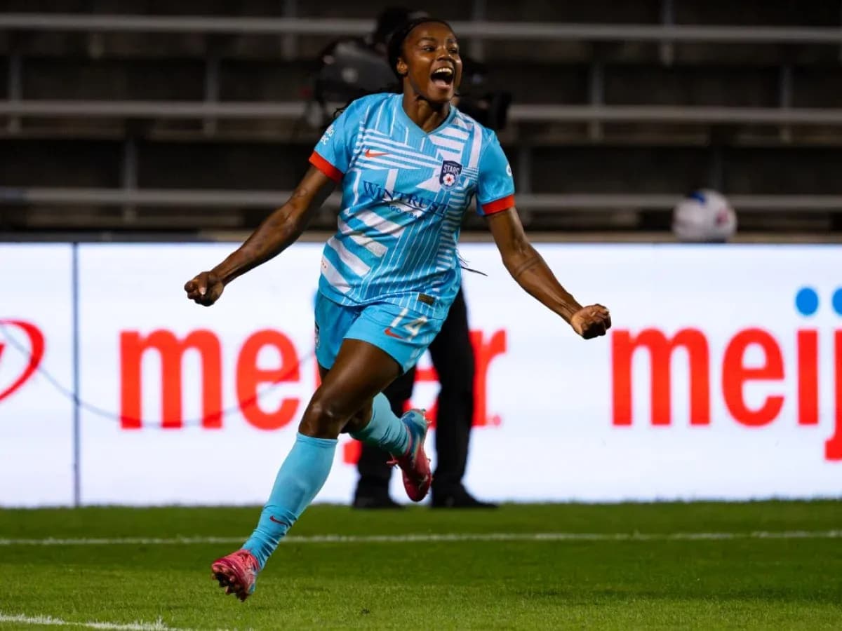 Jugadora de Chicago Red Stars celebra un gol