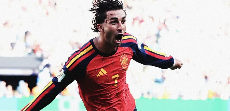 Jugador de España celebrando un gol en el campo
