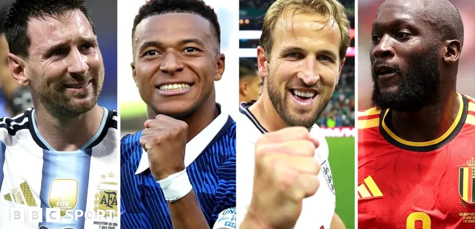 Cuatro jugadores de fútbol levantando el puño en celebración