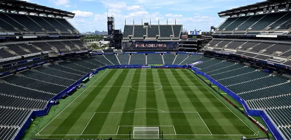 Campo de fútbol vacío en el estadio de Filadelfia