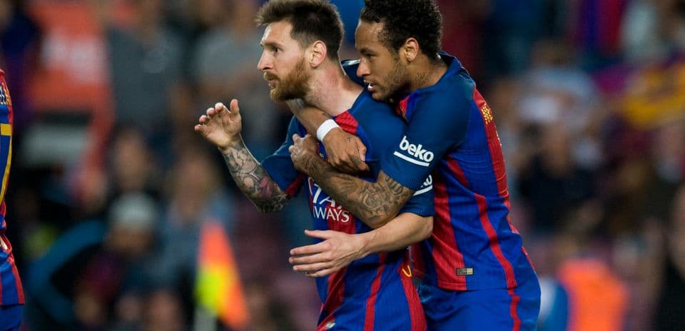 Lionel Messi y Neymar celebrando un gol juntos