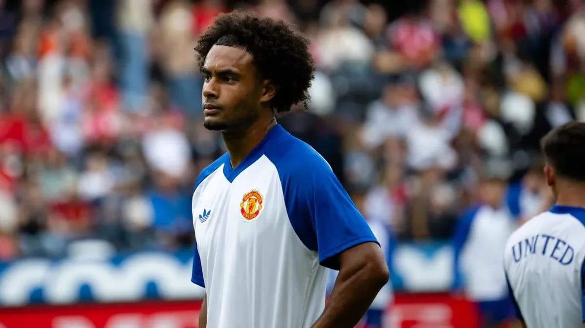 Jugador de Manchester United durante calentamiento previo al partido