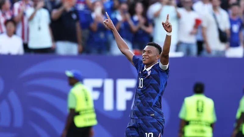 Jugador celebrando un gol en partido de fútbol