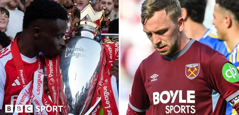 Jugador celebrando con trofeo de Premier League y otro decepcionado