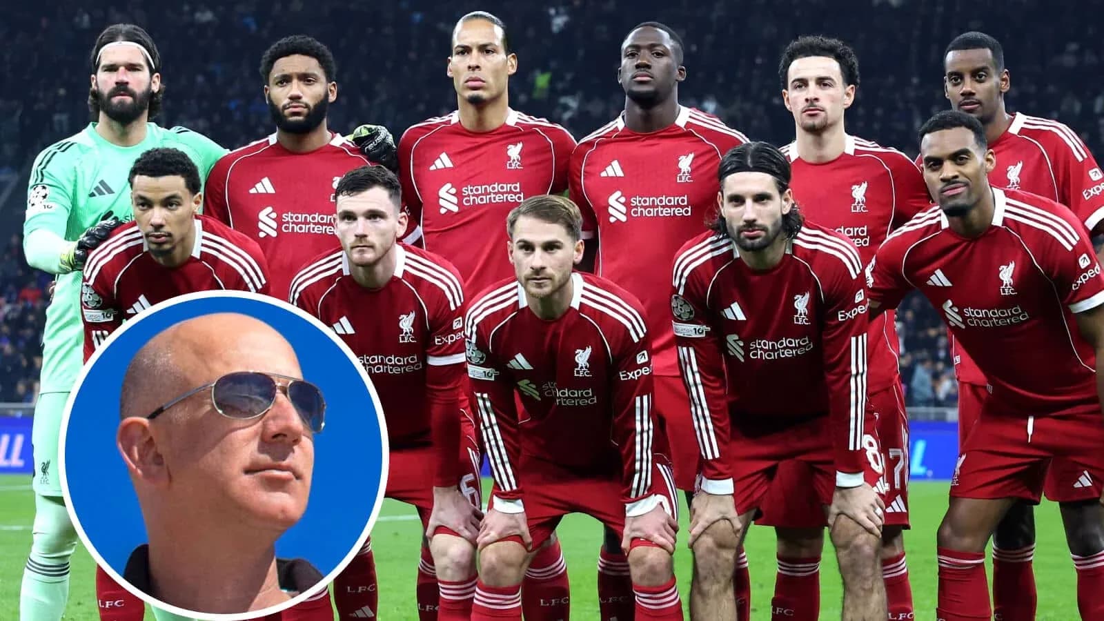 Equipo de Liverpool posando en uniforme rojo