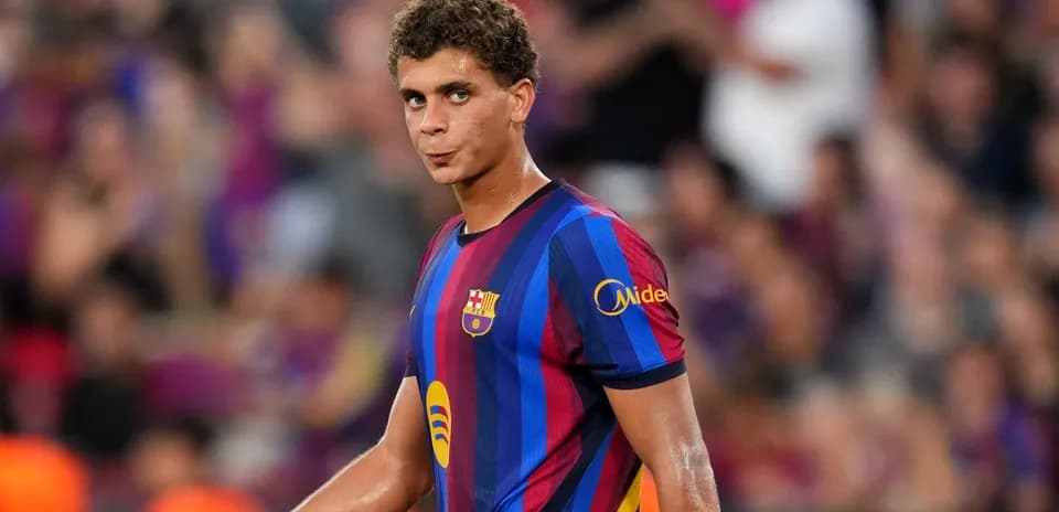 Jugador de Barcelona en el campo durante un partido