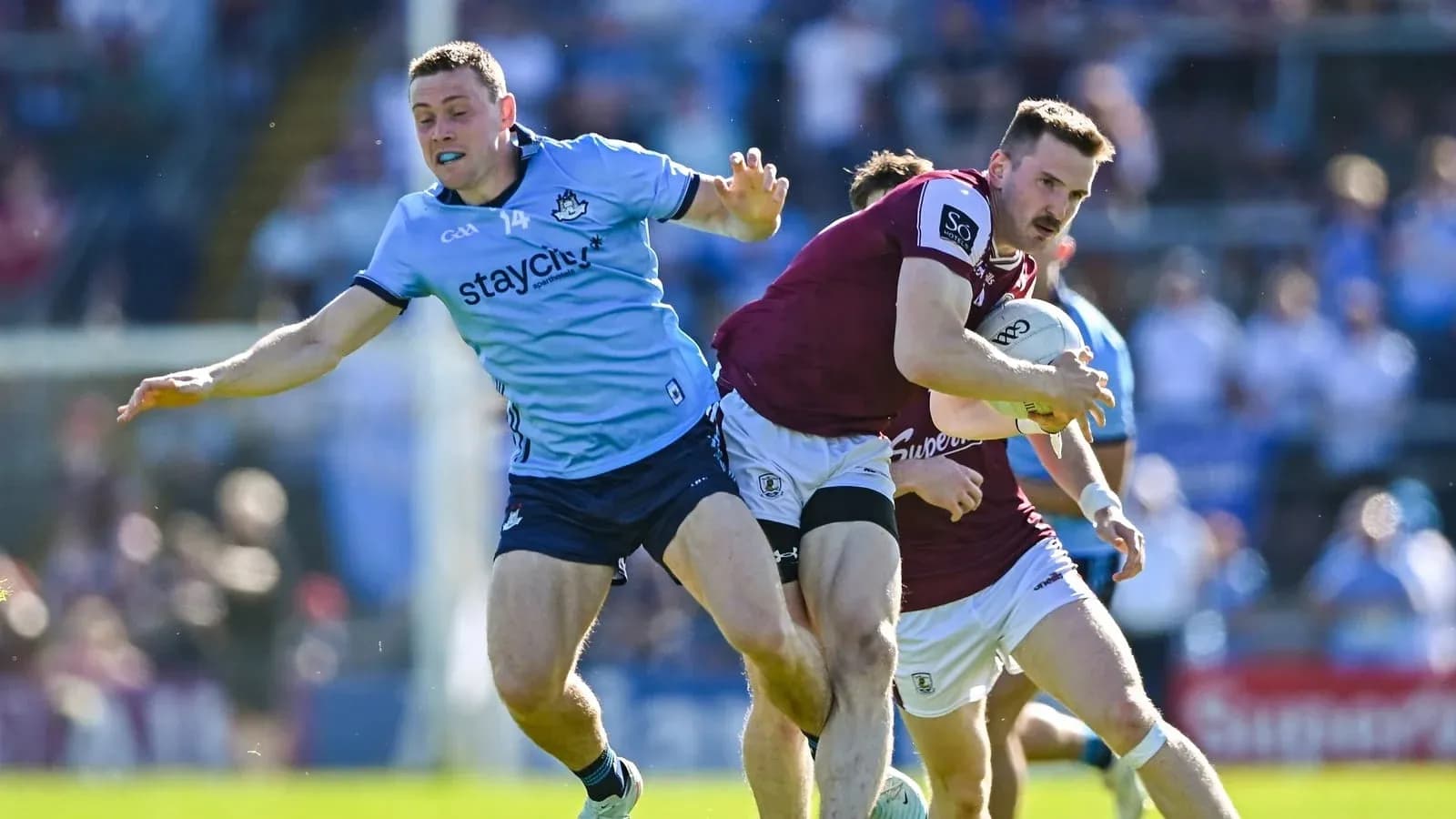 Jugador de Galway en acción durante el partido