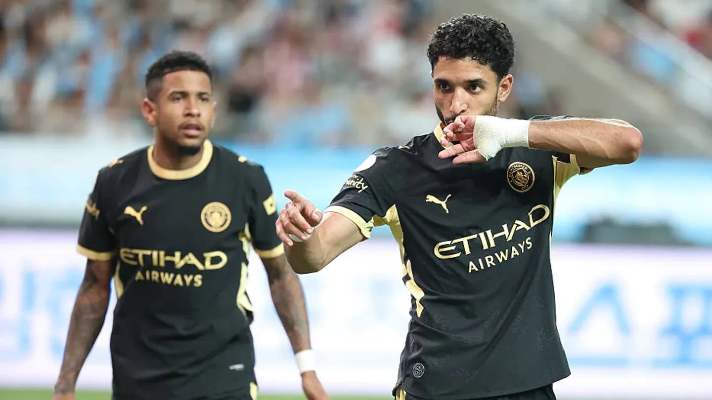 Jugador celebrando un gol durante el partido