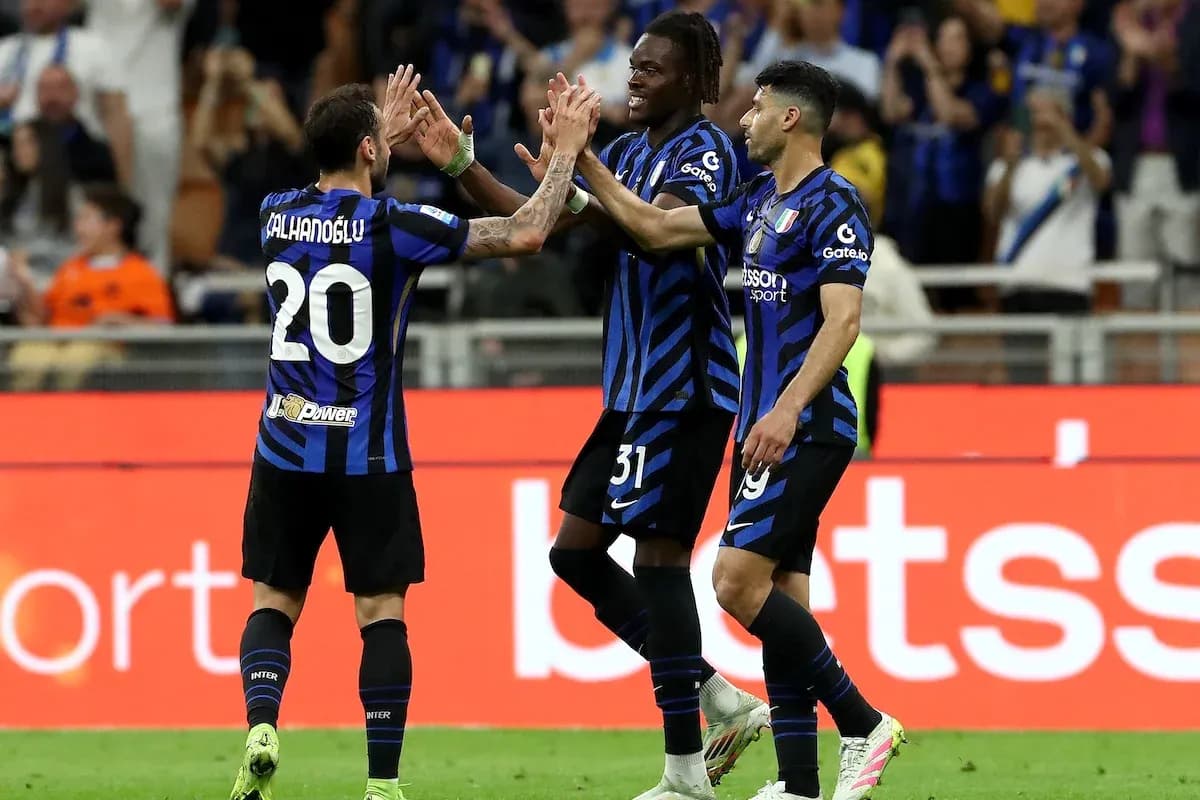 Jugadores de Inter celebrando un gol