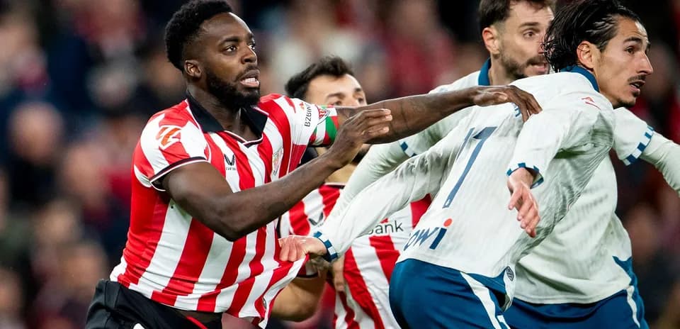 Iñaki Williams in action during the match.