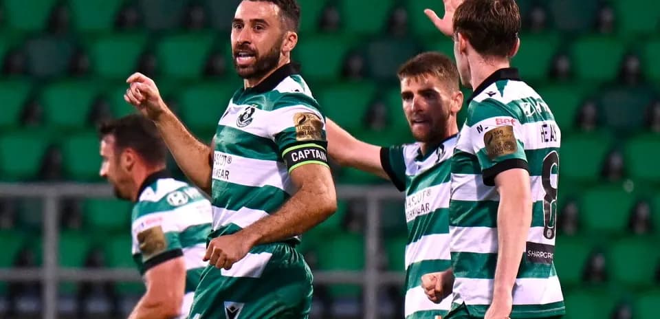 Jugadores del Shamrock Rovers celebrando un gol