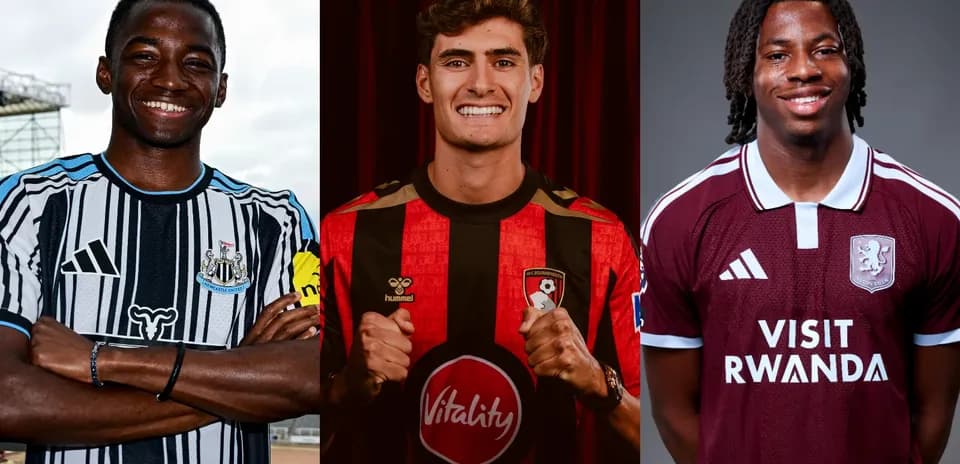 Tres jugadores de fútbol en sus camisetas de equipo