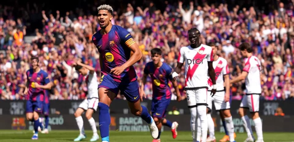 Jugador del Barcelona celebra un gol en La Liga