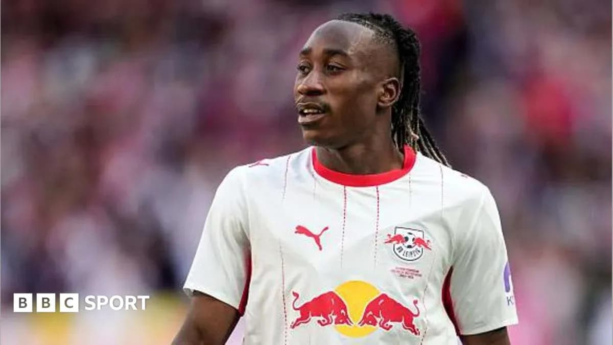 Jugador de RB Leipzig en acción durante un partido