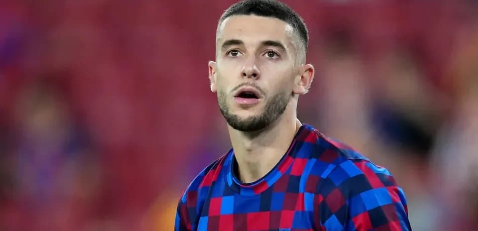 Jugador de FC Barcelona en campo durante partido