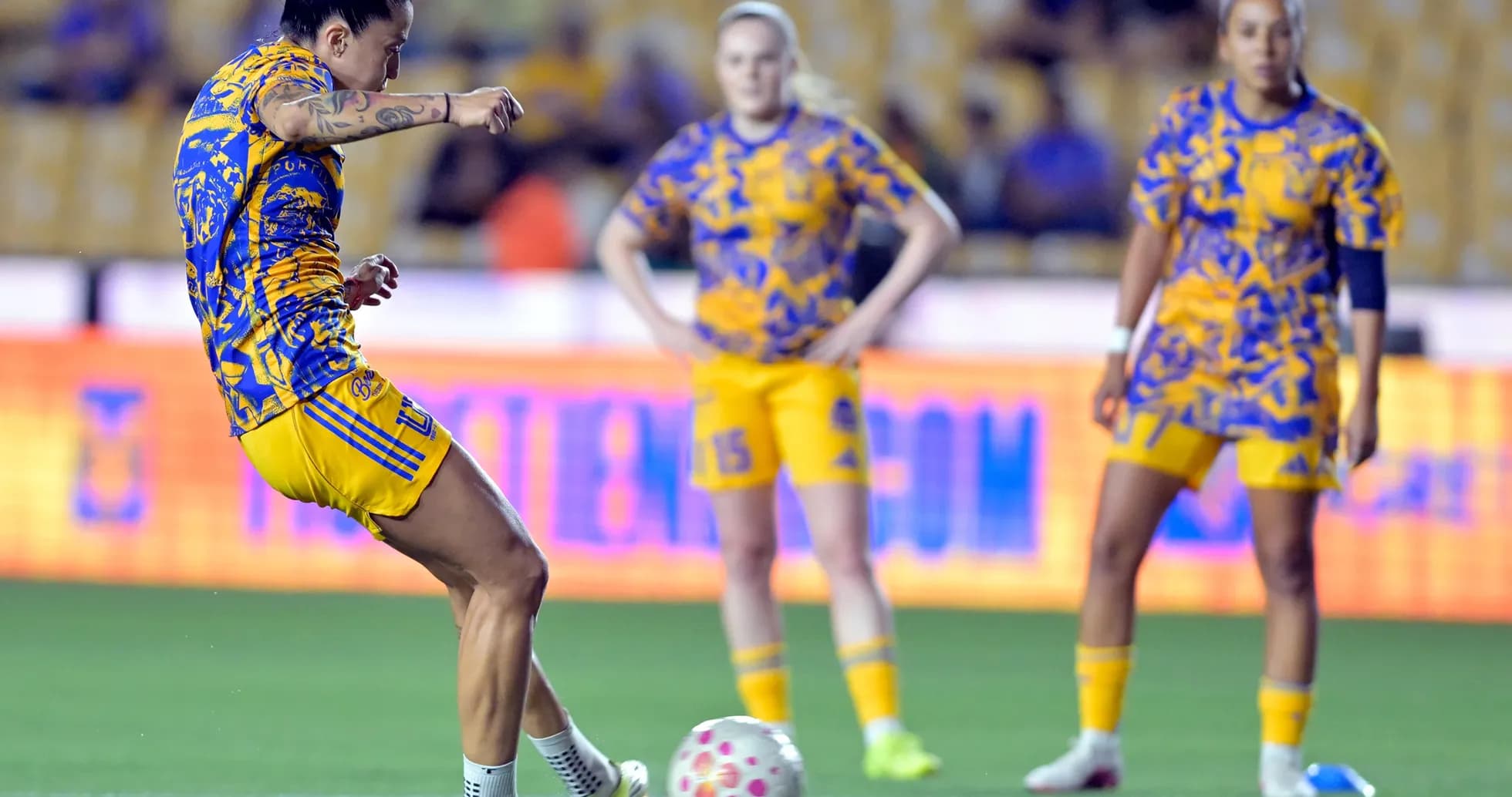 Jugadora de Tigres UANL W en entrenamiento