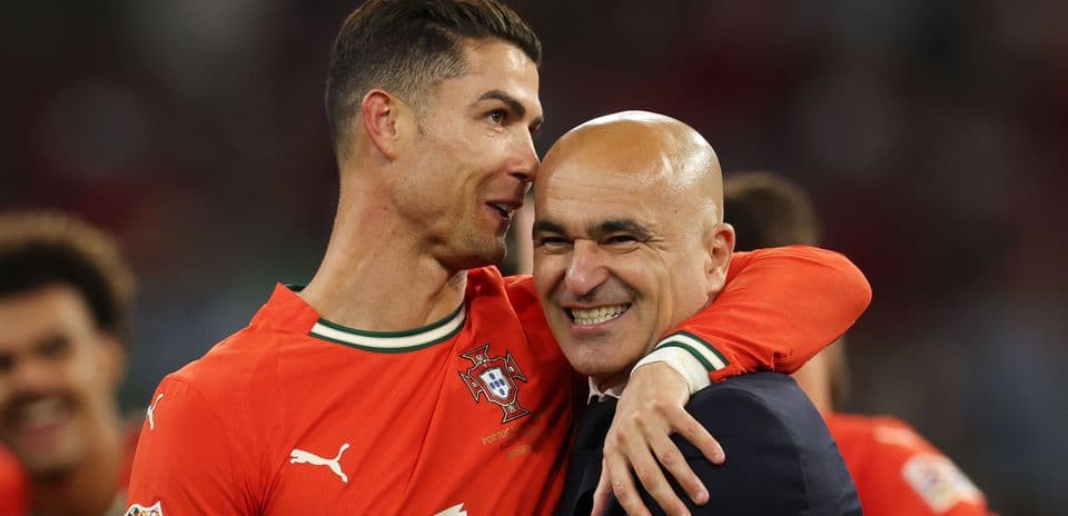 Cristiano Ronaldo y entrenador celebrando tras partido
