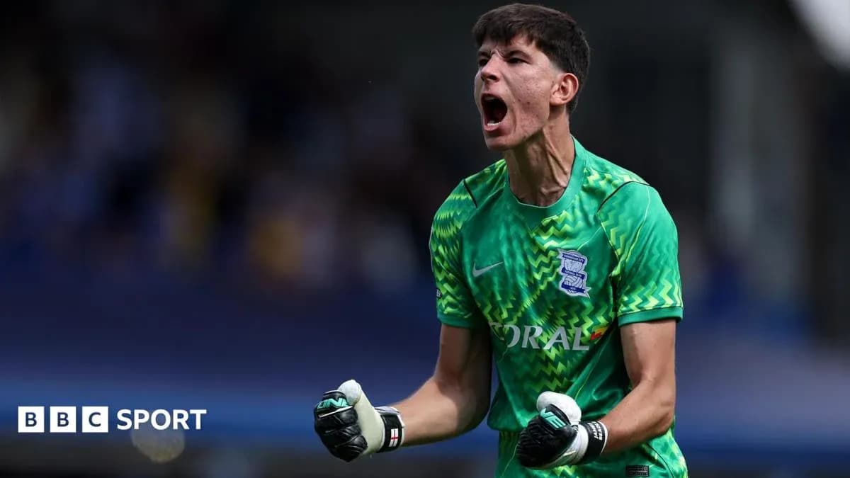 Portero de Birmingham celebrando tras una jugada