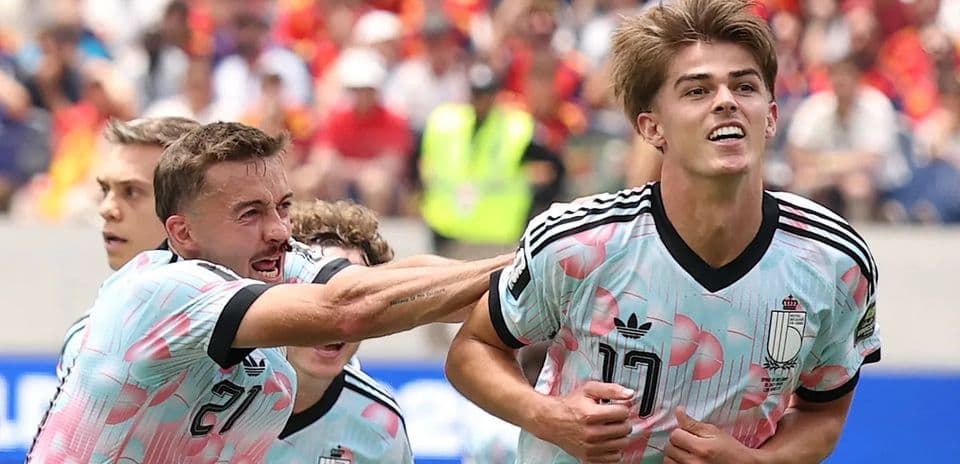 Atalanta pide 50 millones de euros por De Ketelaere, interés de Bayern y PSG