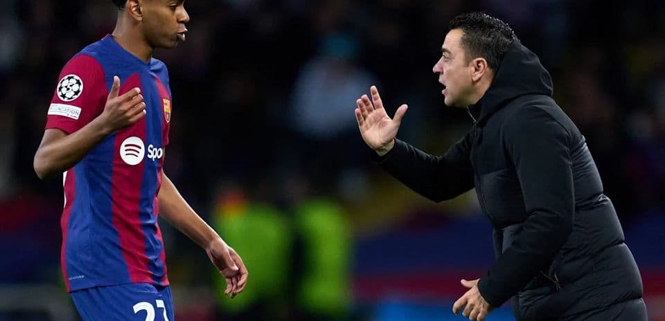 Xavi Hernández recuerda a Figo, Messi, Ronaldinho, Neymar y su etapa como entrenador del Barcelona