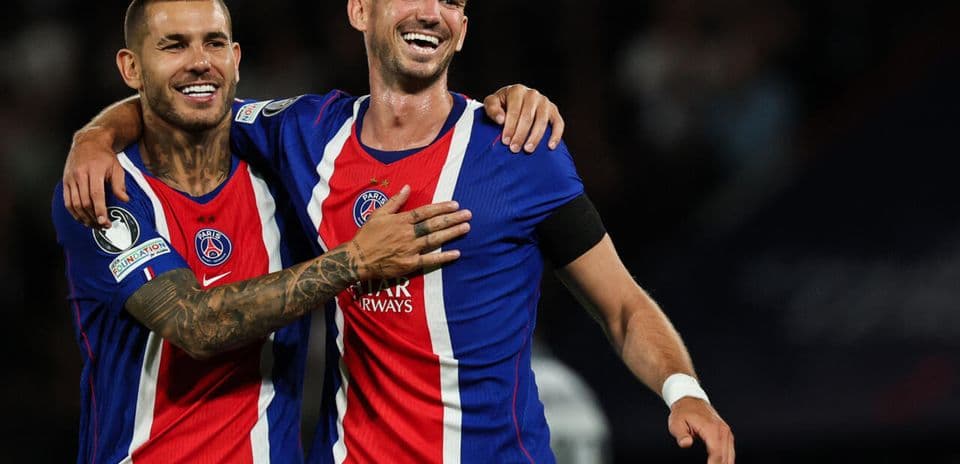 PSG arranca con victoria contundente en defensa de su título de Champions League