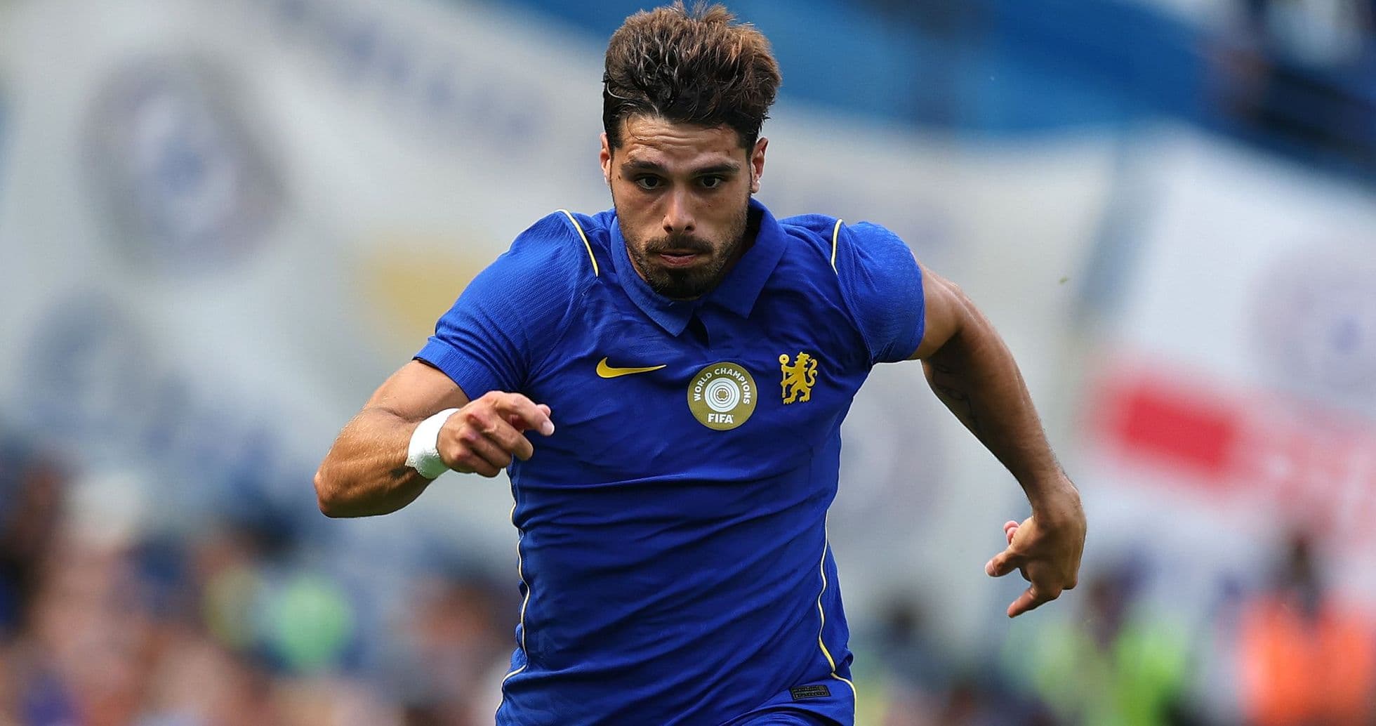 Chelsea exige 100 millones por Pedro Neto mientras Al-Hilal acuerda términos personales y complica fichajes de Man City y Arsenal
