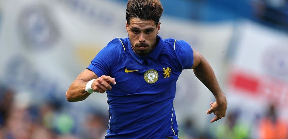 Chelsea exige 100 millones por Pedro Neto mientras Al-Hilal acuerda términos personales y complica fichajes de Man City y Arsenal