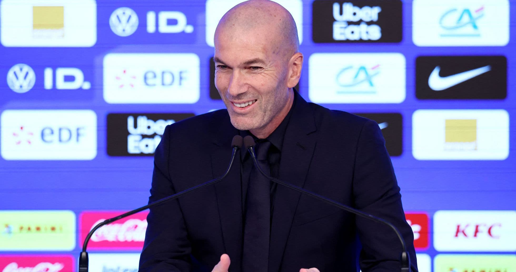 Raphael Varane revela qué esperar del nuevo Francia de Zinedine Zidane