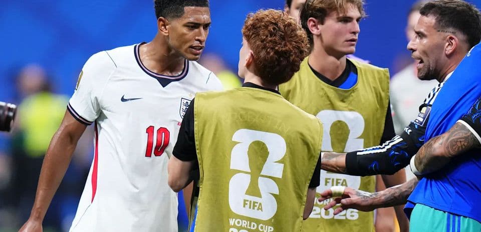Jude Bellingham enfrenta a jugadores argentinos tras derrota en semifinal y parece abofetear a Valentín Barco