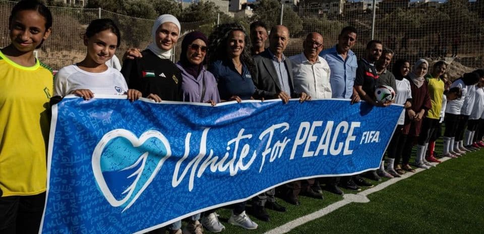 FIFA inaugura nuevas canchas en Palestina para brindar espacios seguros a jóvenes en Cisjordania