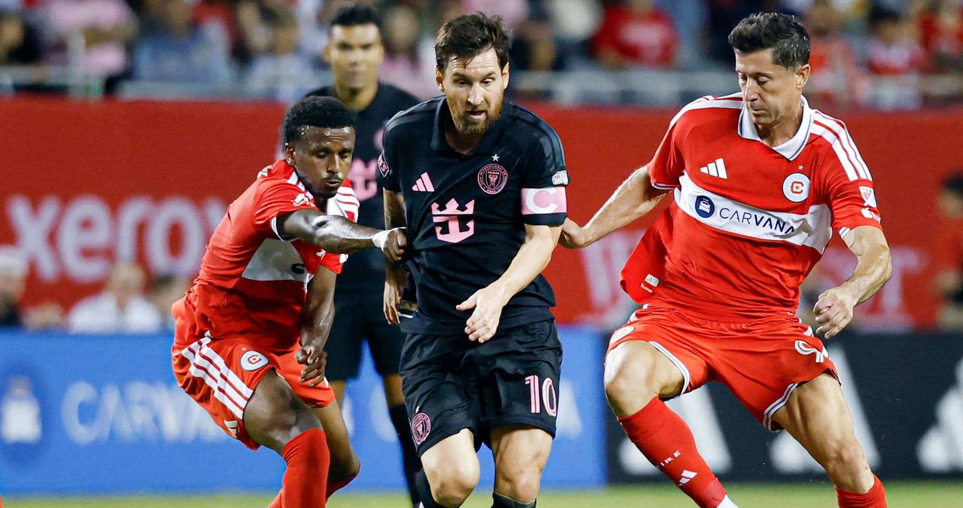 Messi y Lewandowski brillan en empate histórico entre Inter Miami y Chicago Fire