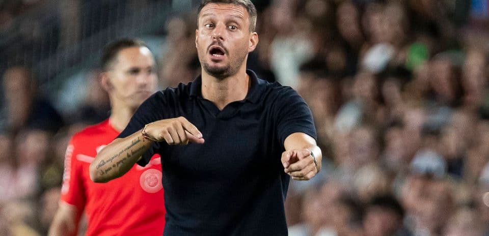 Martin Anselmi apuesta por el dominio del balón para Elche ante Real Madrid