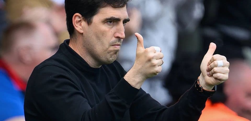 Andoni Iraola debe apostar por un jugador olvidado en Liverpool