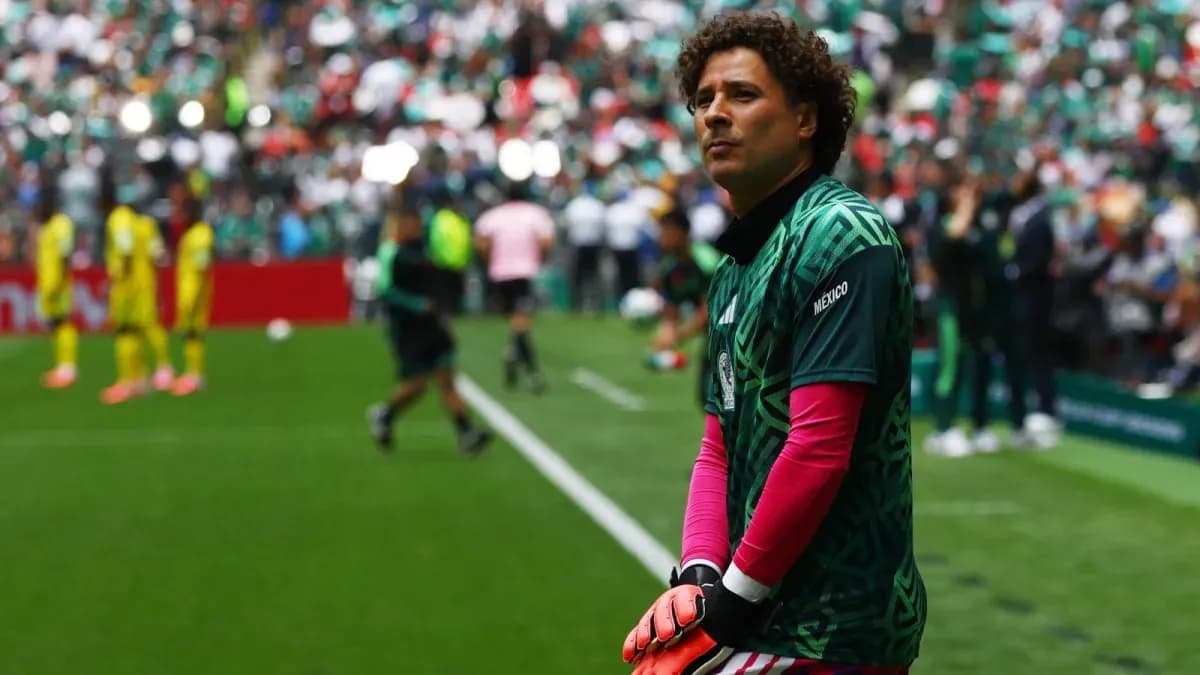 Por qué Guillermo Ochoa no juega con México esta noche y la historia que está haciendo en el Mundial