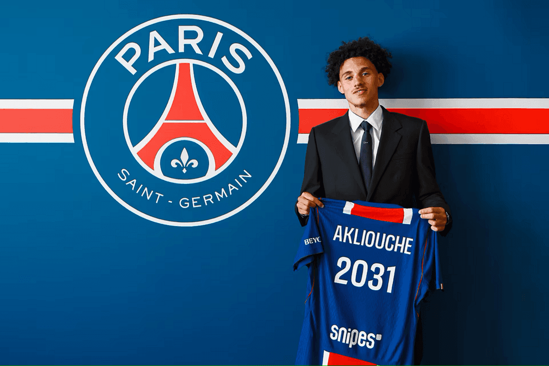 Maghnes Akliouche se une al Paris Saint-Germain hasta 2031