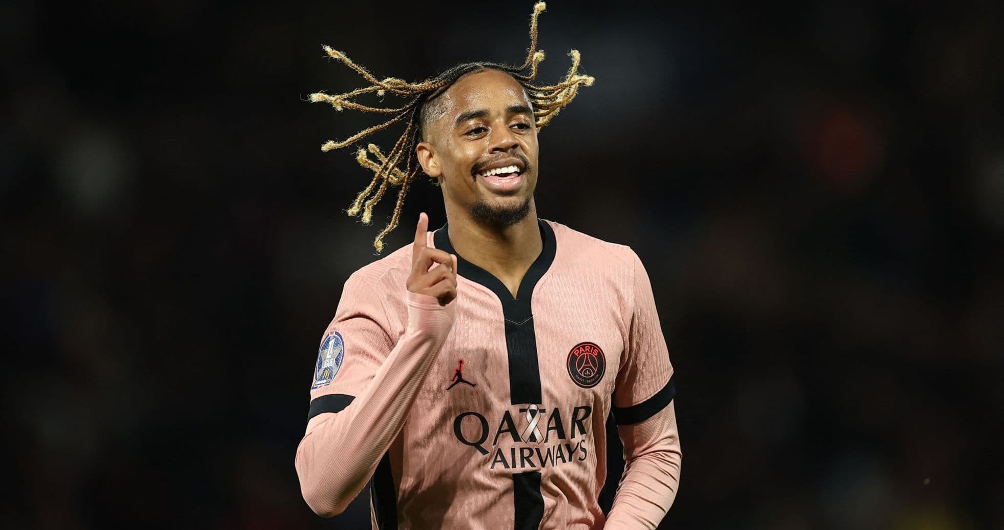 Luis Campos confirma que la ventana de transferencias del PSG sigue abierta y aborda interés de Liverpool por Barcola y Mbaye