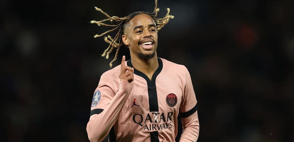 Luis Campos confirma que la ventana de transferencias del PSG sigue abierta y aborda interés de Liverpool por Barcola y Mbaye