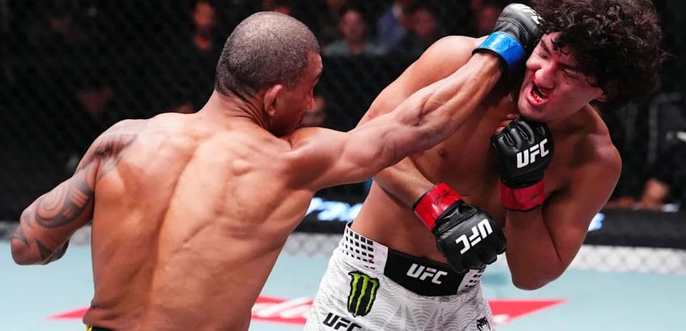 Raul Rosas Jr. recuerda el aterrador final contra Raoni Barcelos en UFC Vegas 121: No sabía si estaba muerto