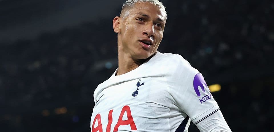 Mohamed Salah y Fabinho contactan a Richarlison para un posible traspaso a Trabzonspor