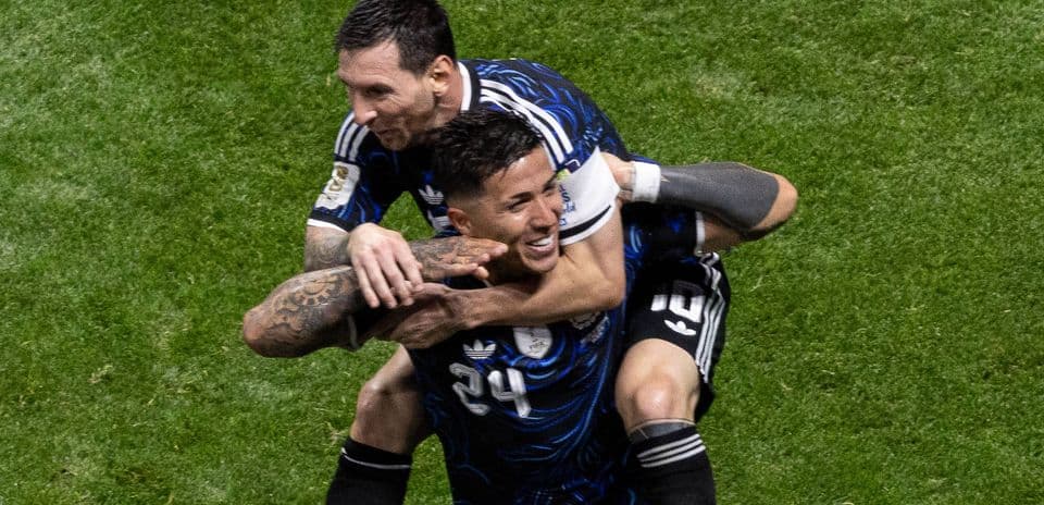 Enzo Fernández rinde un emotivo homenaje a Lionel Messi tras su retiro internacional
