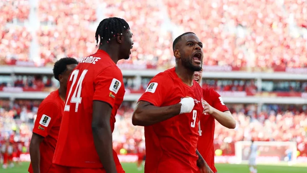 Jugadores de Canadá celebrando un gol Jugadores de Canadá celebrando un gol