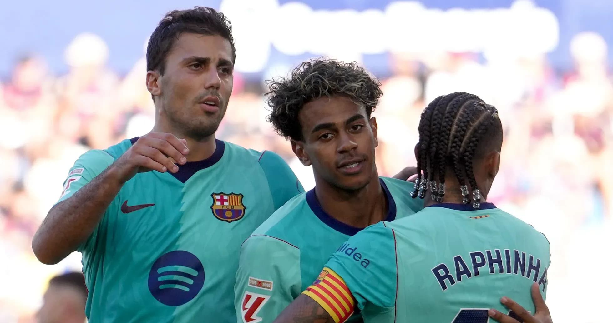 Jugadores del FC Barcelona celebrando un gol Jugadores del FC Barcelona celebrando un gol