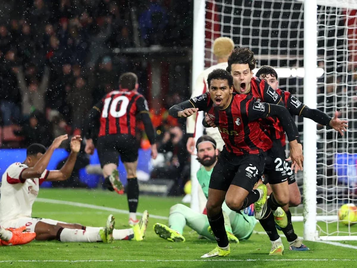 Jugadores de Bournemouth celebrando un gol Jugadores de Bournemouth celebrando un gol