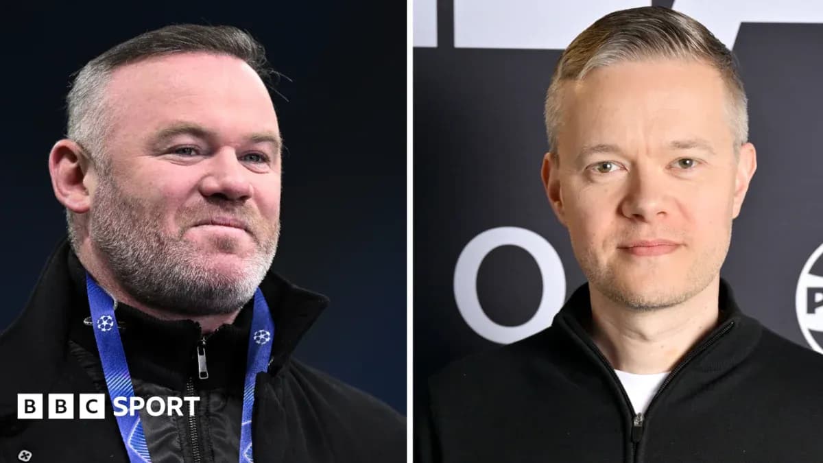 Dos hombres posando para la cámara en eventos diferentes Dos hombres posando para la cámara en eventos diferentes