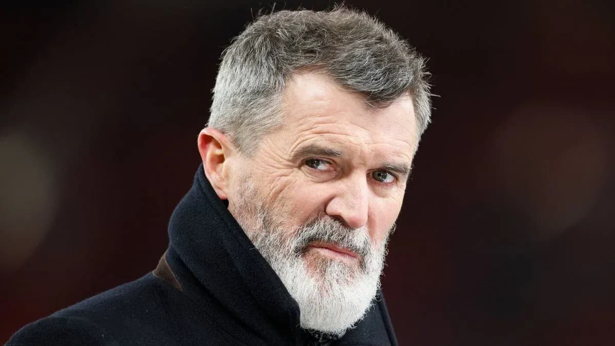 Hombre con barba y abrigo mirando hacia adelante Hombre con barba y abrigo mirando hacia adelante