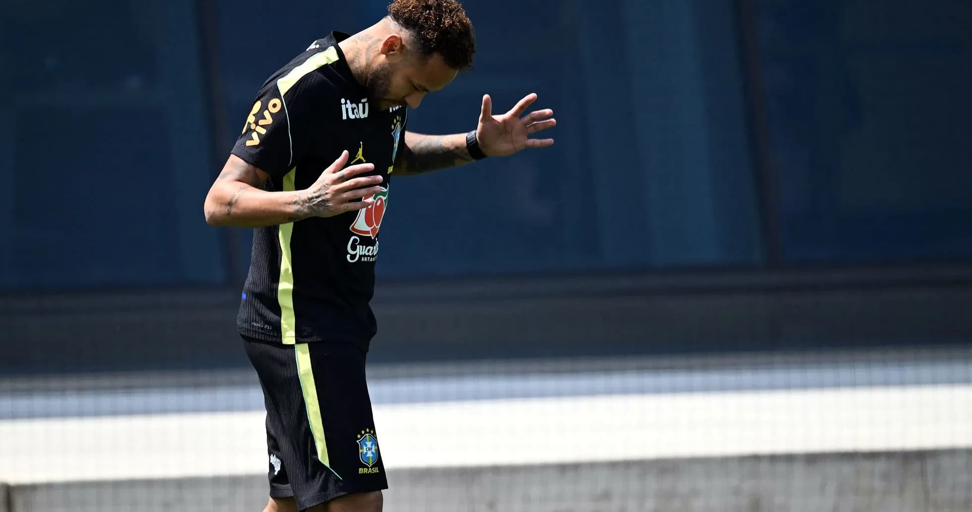 Neymar entrenando con la selección de Brasil Neymar entrenando con la selección de Brasil