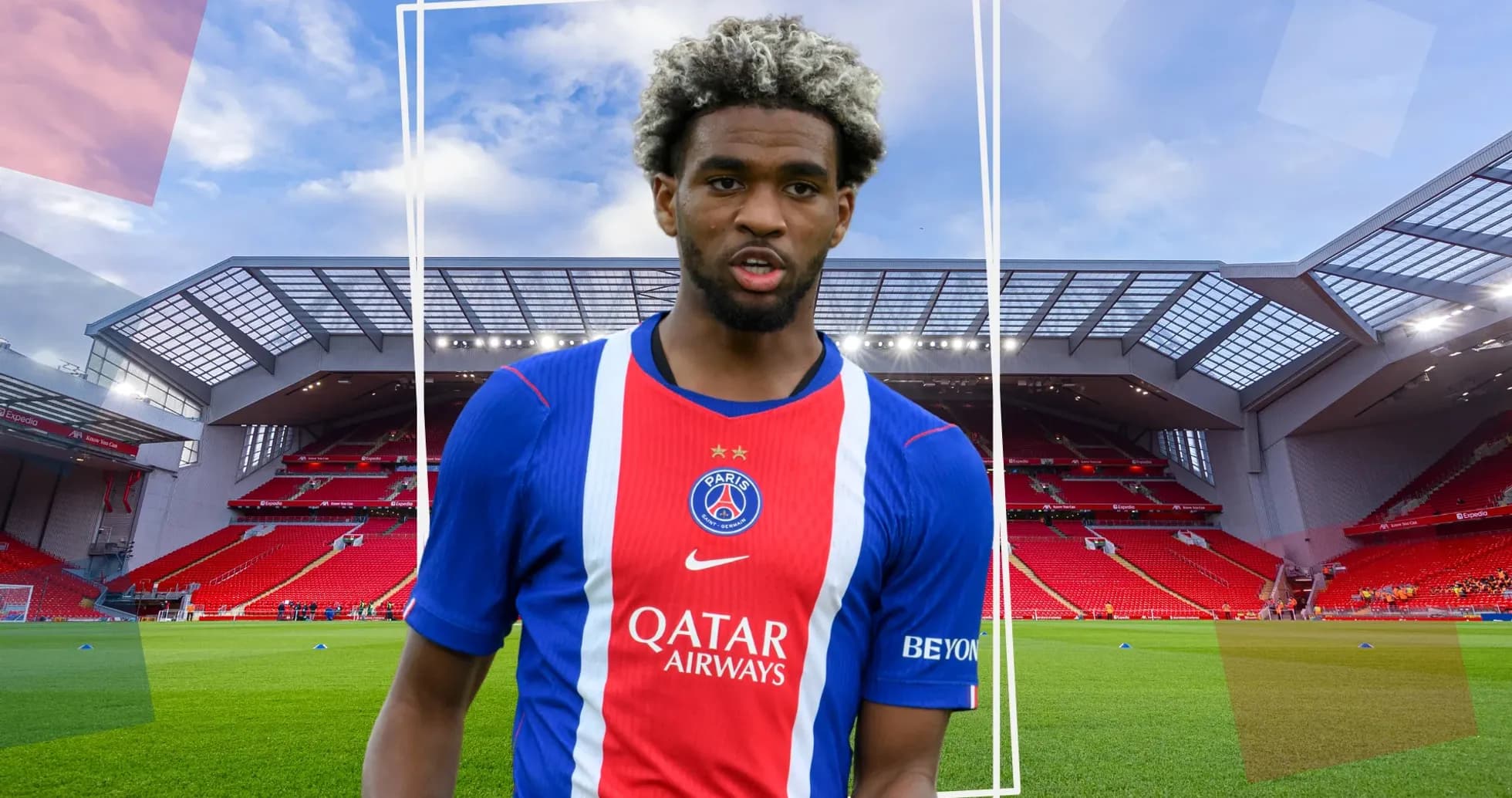 Jugador de PSG en el campo de Anfield Jugador de PSG en el campo de Anfield