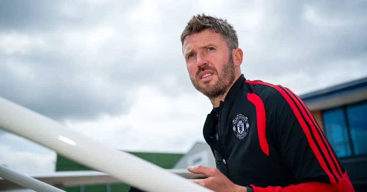 Entrenador de Manchester United en la escalera Entrenador de Manchester United en la escalera